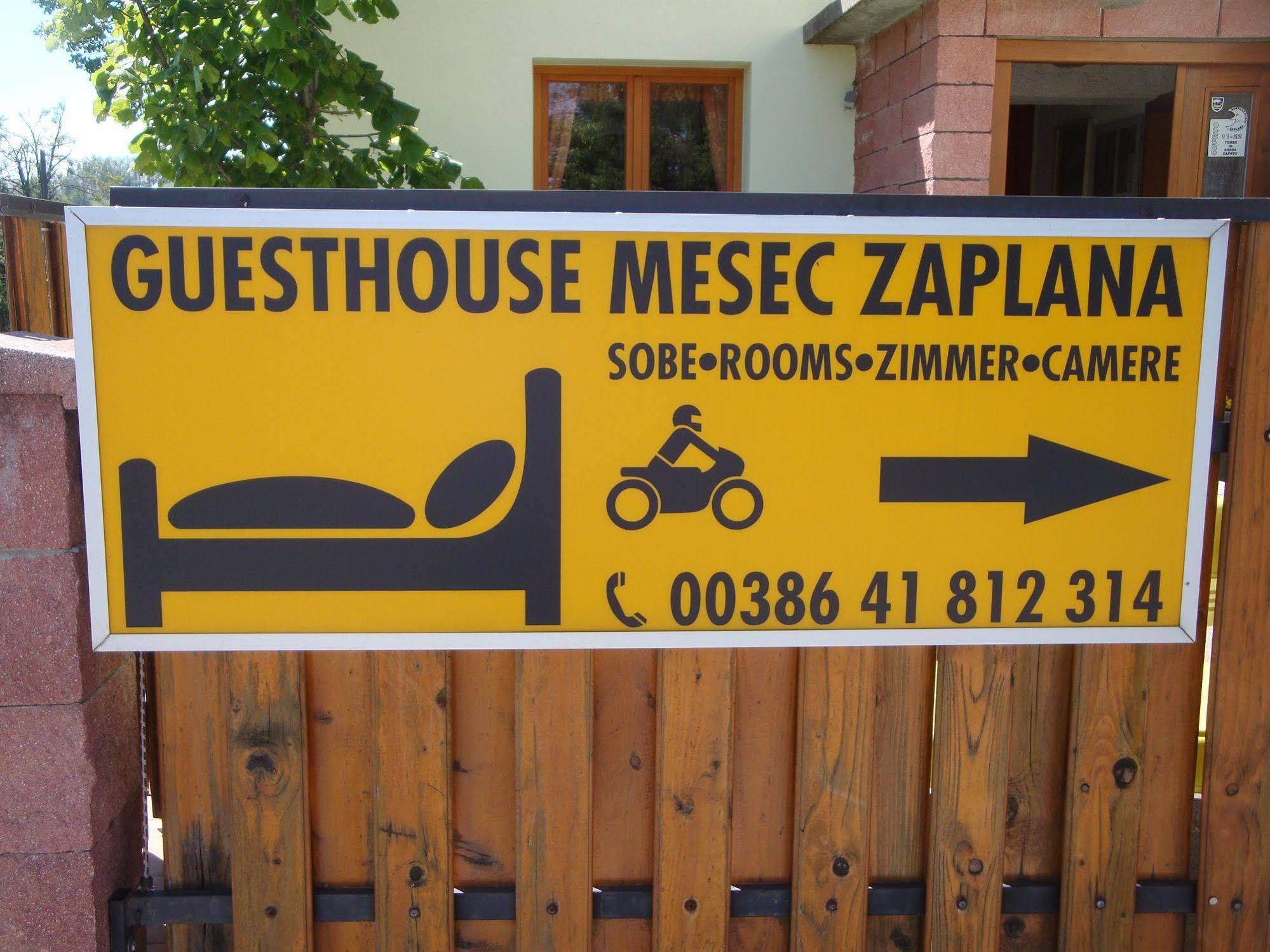 Guesthouse Mesec Zaplana Vrhnika Exteriör bild